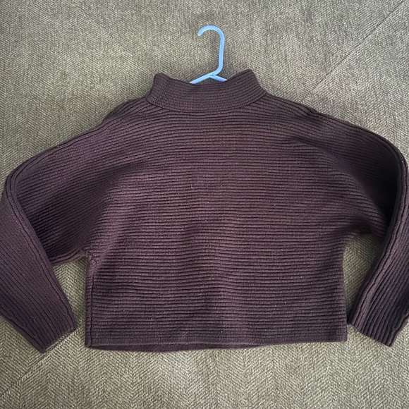 Ann Taylor Turtleneck Crop Sweater Size M - Picture 2 of 2
